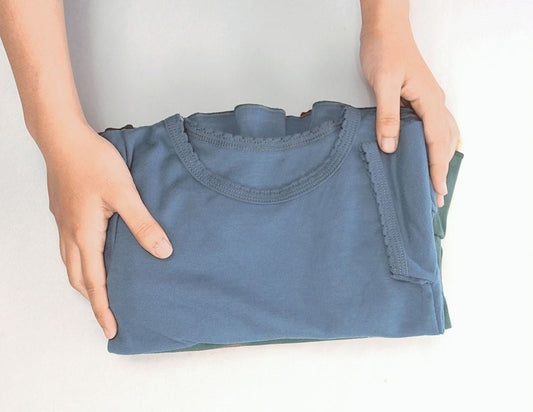 6 Cara Melipat Baju Agar Hemat Tempat